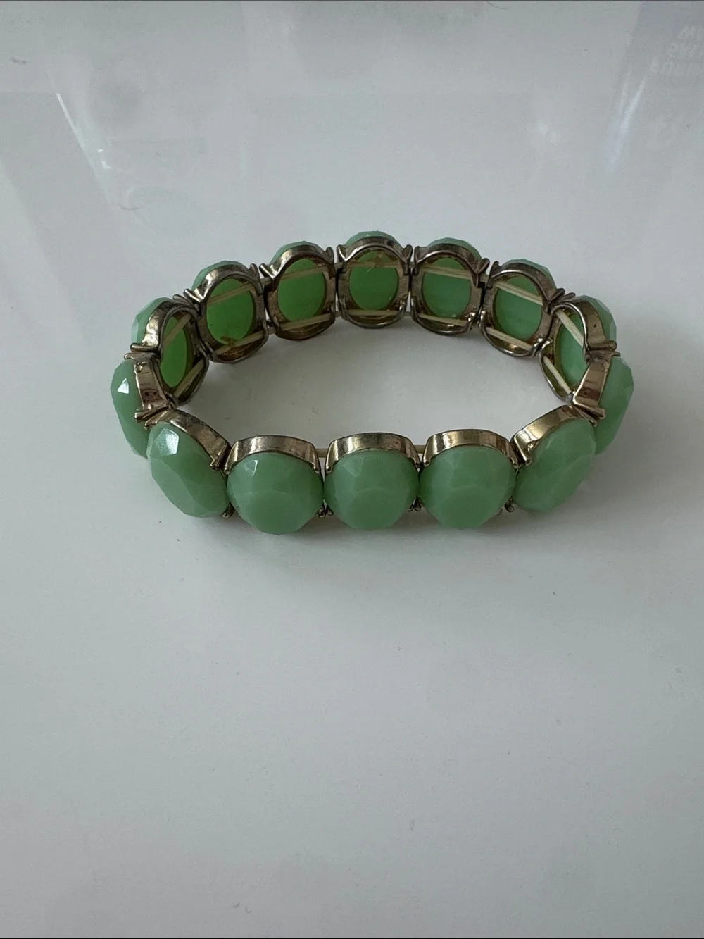 Source Unknown Mint Green Faceted Stretch Bracelet with Gold-Tone Settings